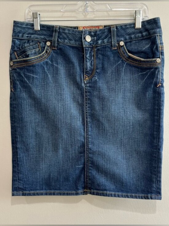 Dresses & Skirts - Denim Skirt Women's L